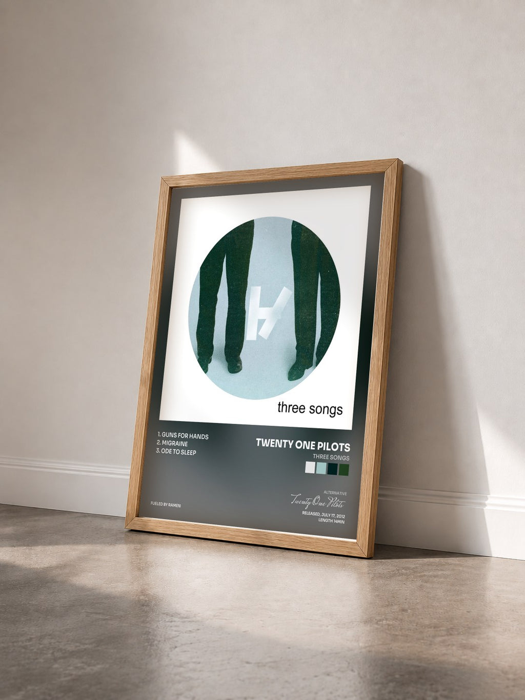 #bois Tableau de l'album three songs de Twenty One Pilots vu de trois quarts, cadre en bois brut