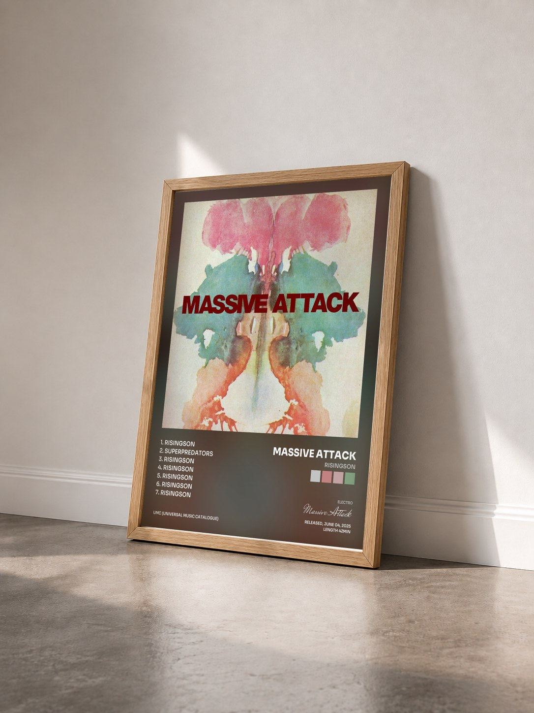 #bois Tableau de l'album Risingson de Massive Attack vu de trois quarts, cadre en bois brut