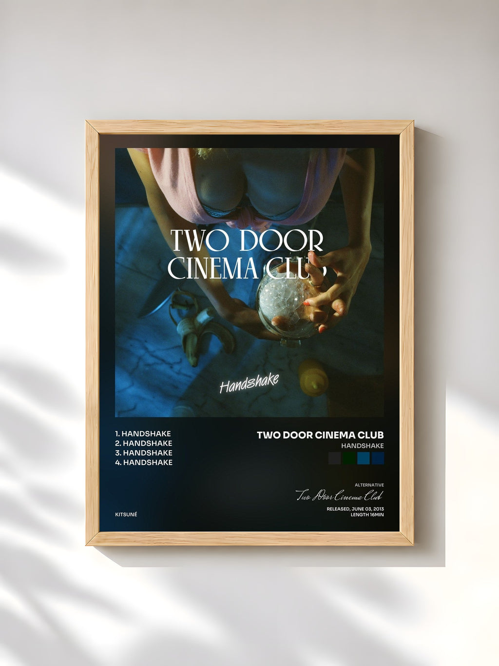 #bois Tableau de l'album Handshake de Two Door Cinema Club, cadre en bois brut, imprimé et encadré en France