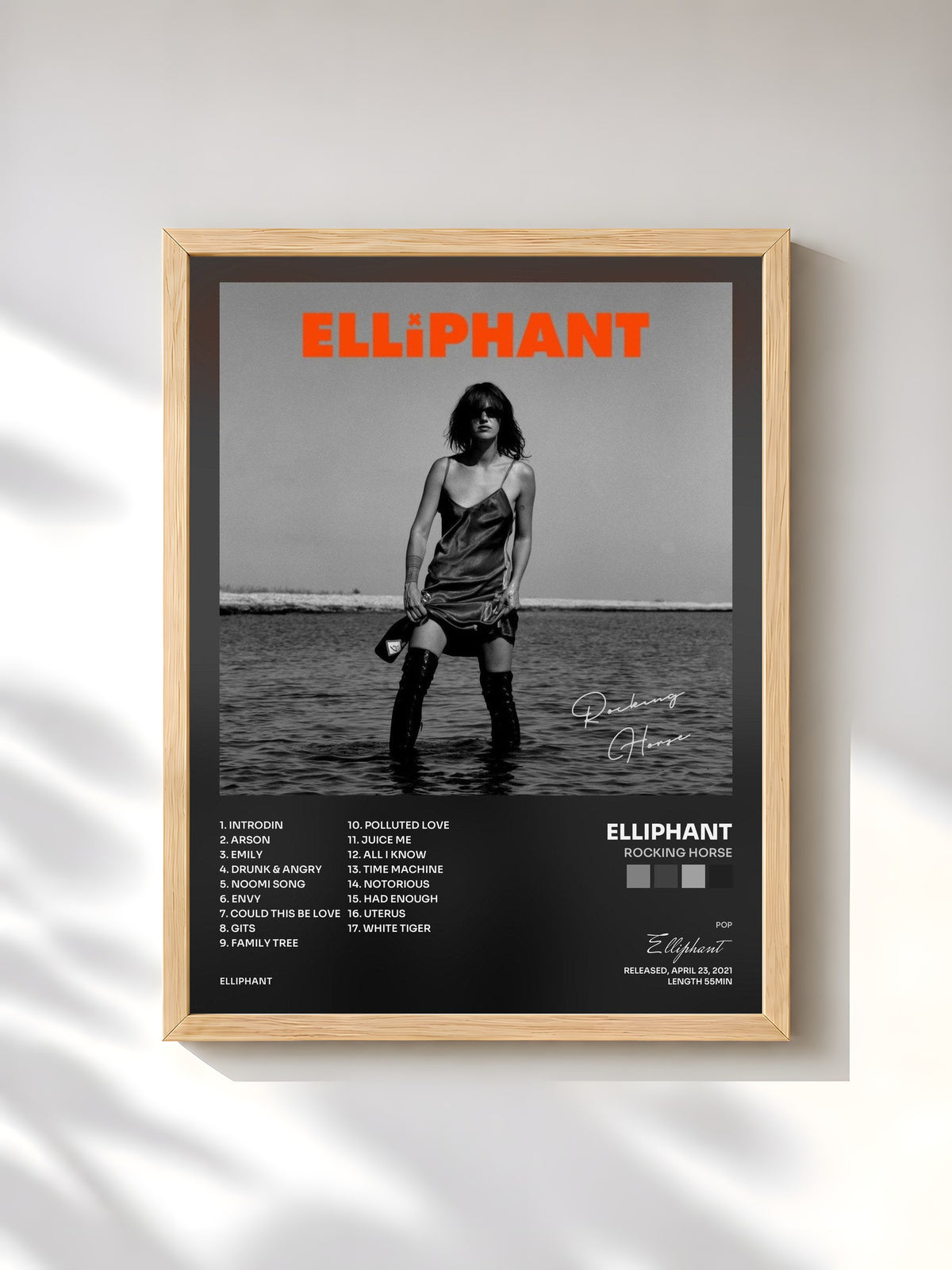 #bois Tableau de l'album Rocking Horse de Elliphant, cadre en bois brut, imprimé et encadré en France