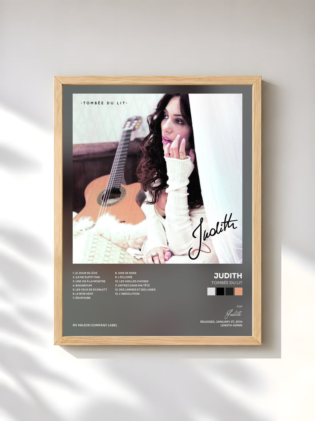 #bois Tableau de l'album Tombée du lit de Judith, cadre en bois brut, imprimé et encadré en France