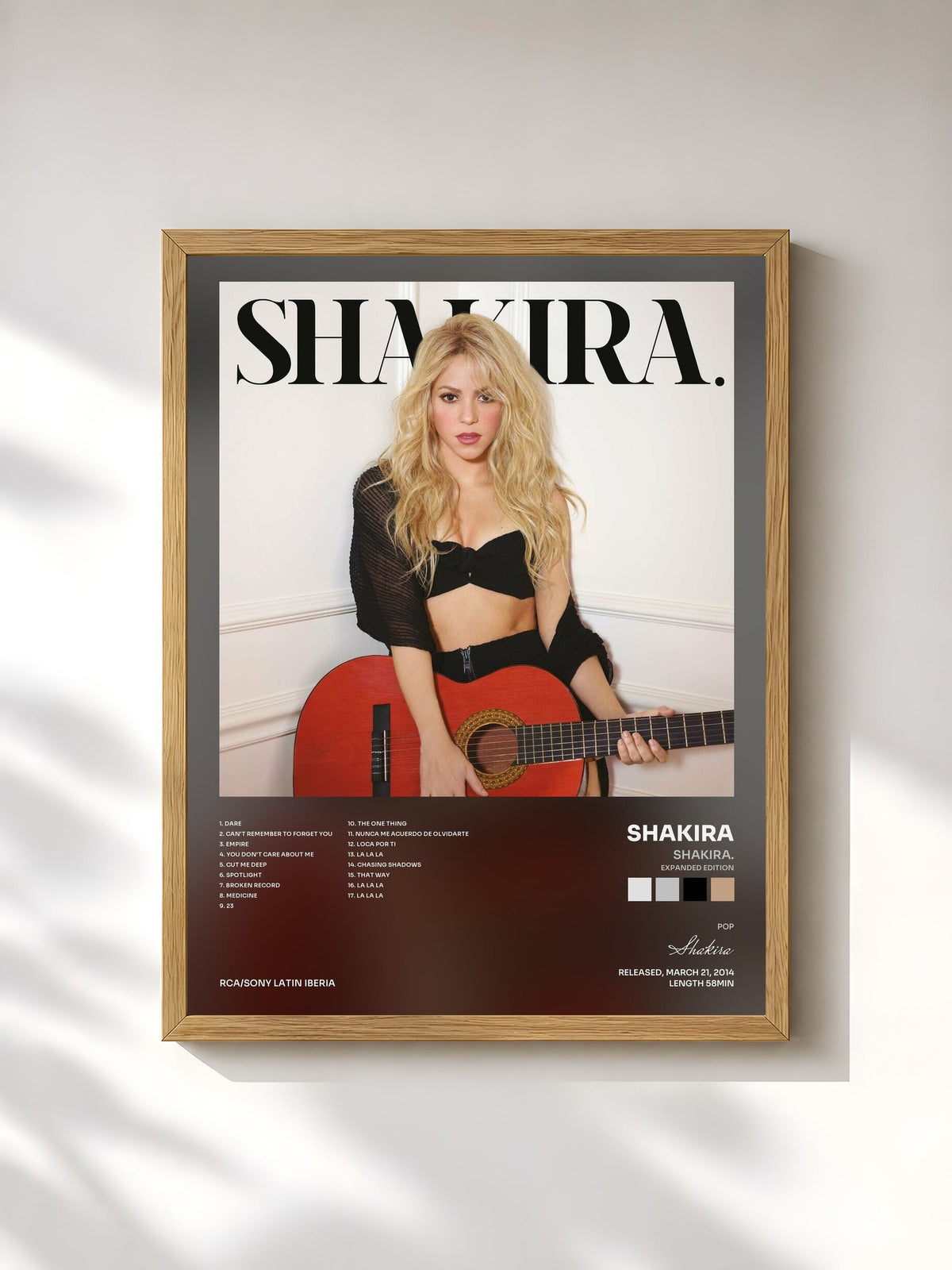 #bois Tableau de l'album Shakira. (Expanded Edition) de Shakira, cadre en bois brut, imprimé et encadré en France