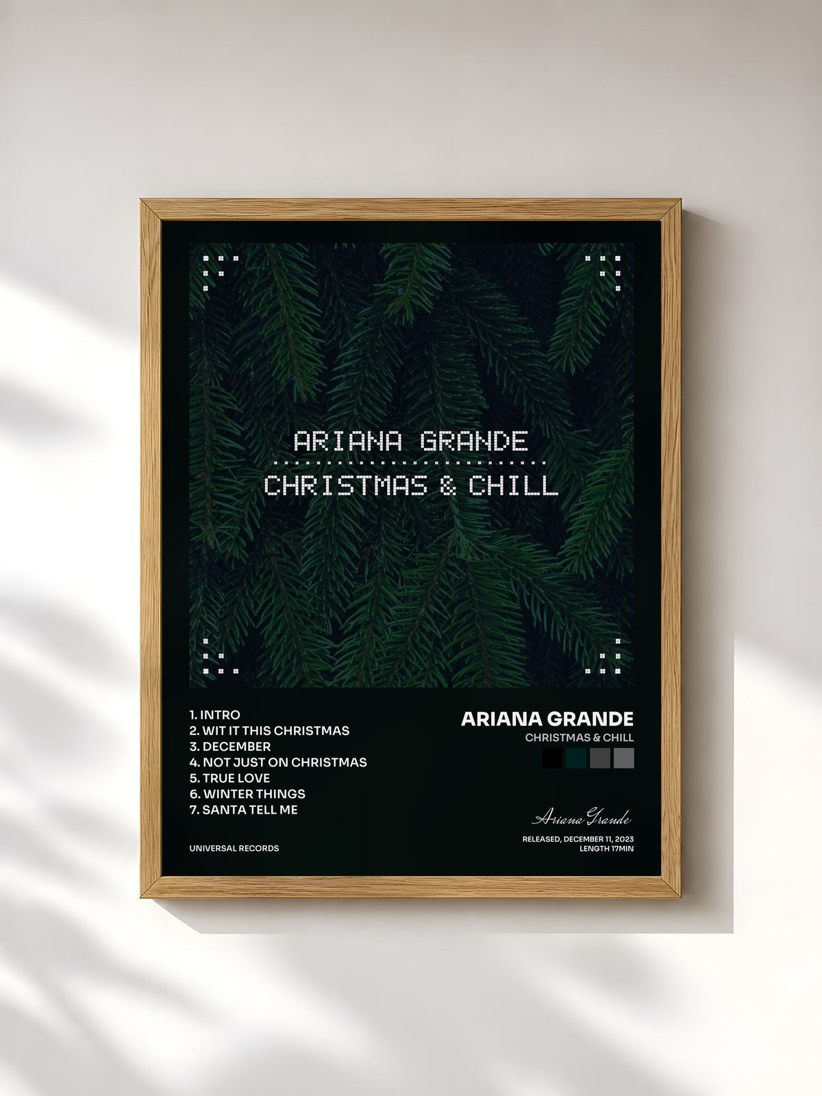#bois Tableau de l'album Christmas & Chill de Ariana Grande, cadre en bois brut, imprimé et encadré en France