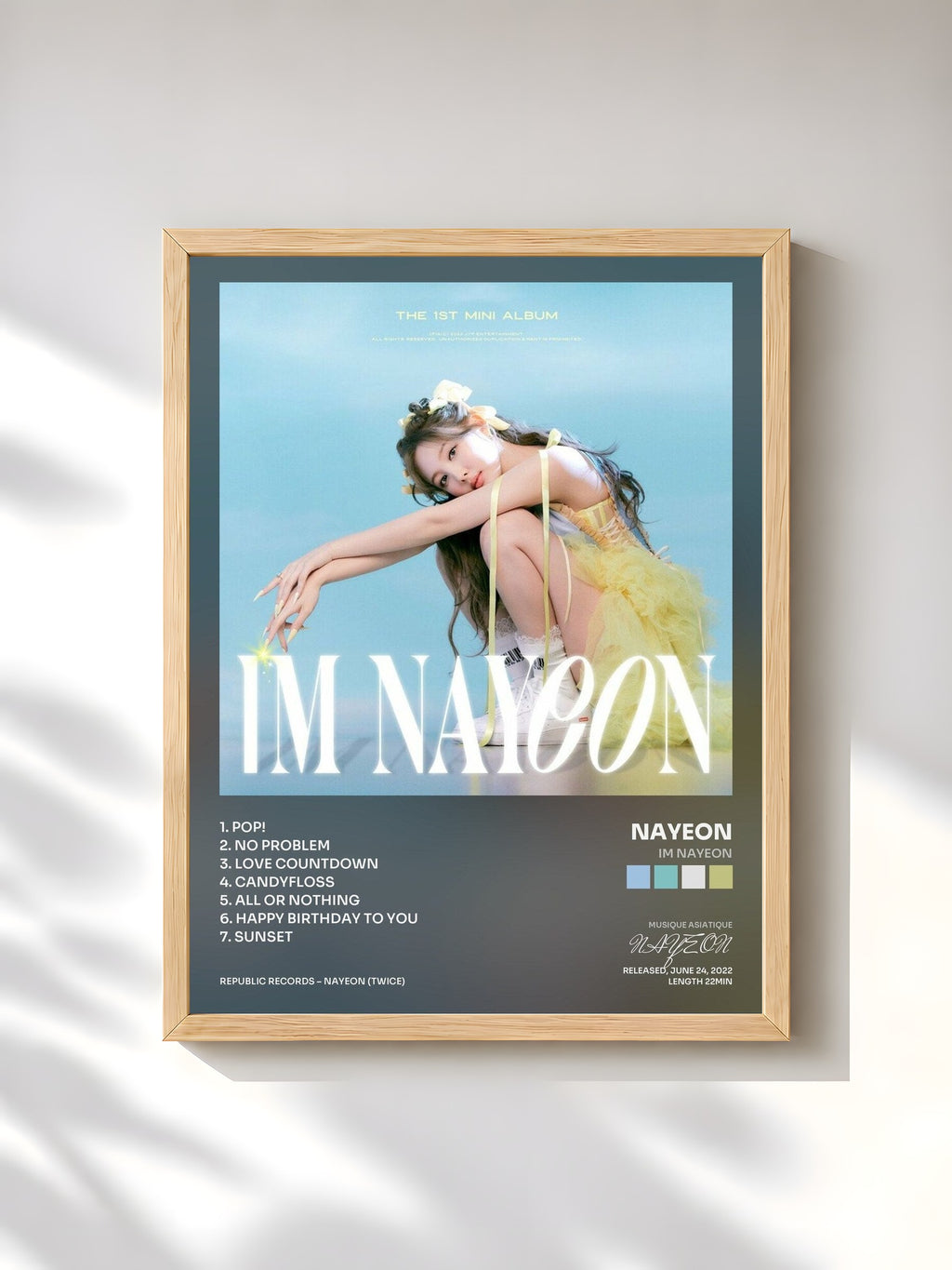 #bois Tableau de l'album IM NAYEON de NAYEON, cadre en bois brut, imprimé et encadré en France