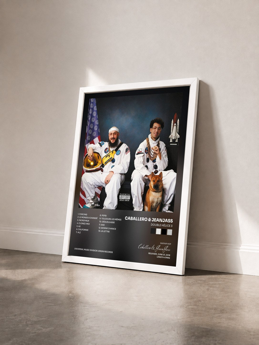 #blanc Tableau de l'album Double hélice 3 de Caballero & JeanJass vu de trois quarts, cadre blanc