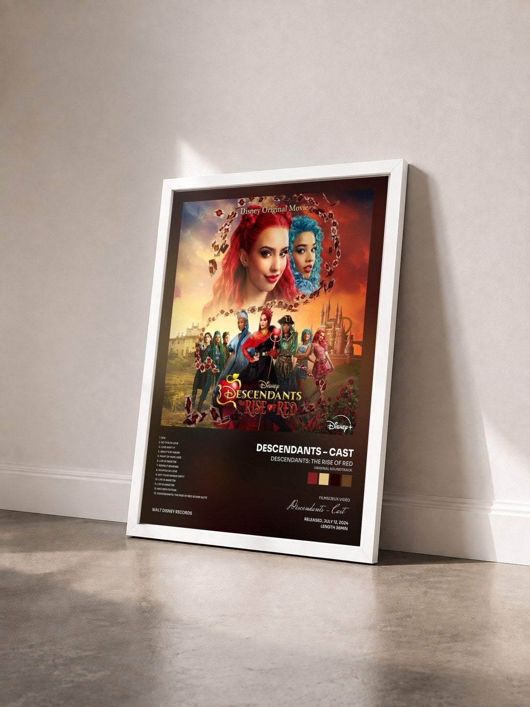 #blanc Tableau de l'album Descendants: The Rise of Red (Original Soundtrack) de Descendants – Cast vu de trois quarts, cadre blanc