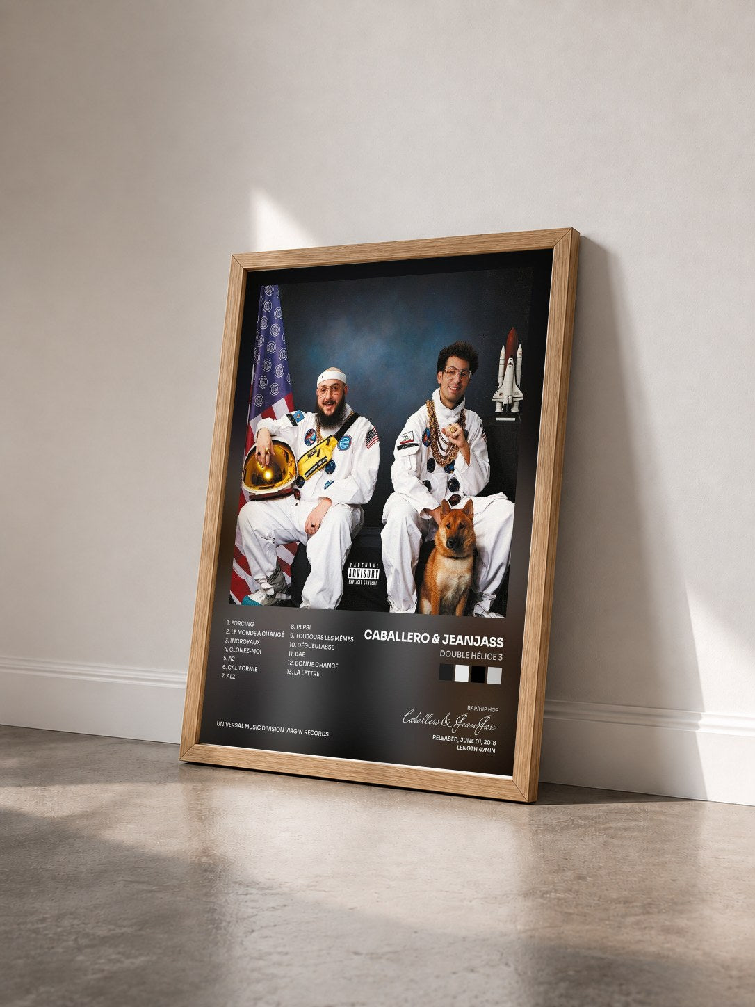#bois Tableau de l'album Double hélice 3 de Caballero & JeanJass vu de trois quarts, cadre en bois brut