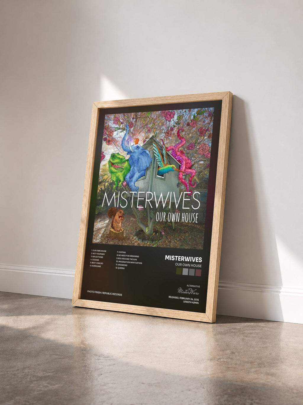 #bois Tableau de l'album Our Own House de MisterWives vu de trois quarts, cadre en bois brut