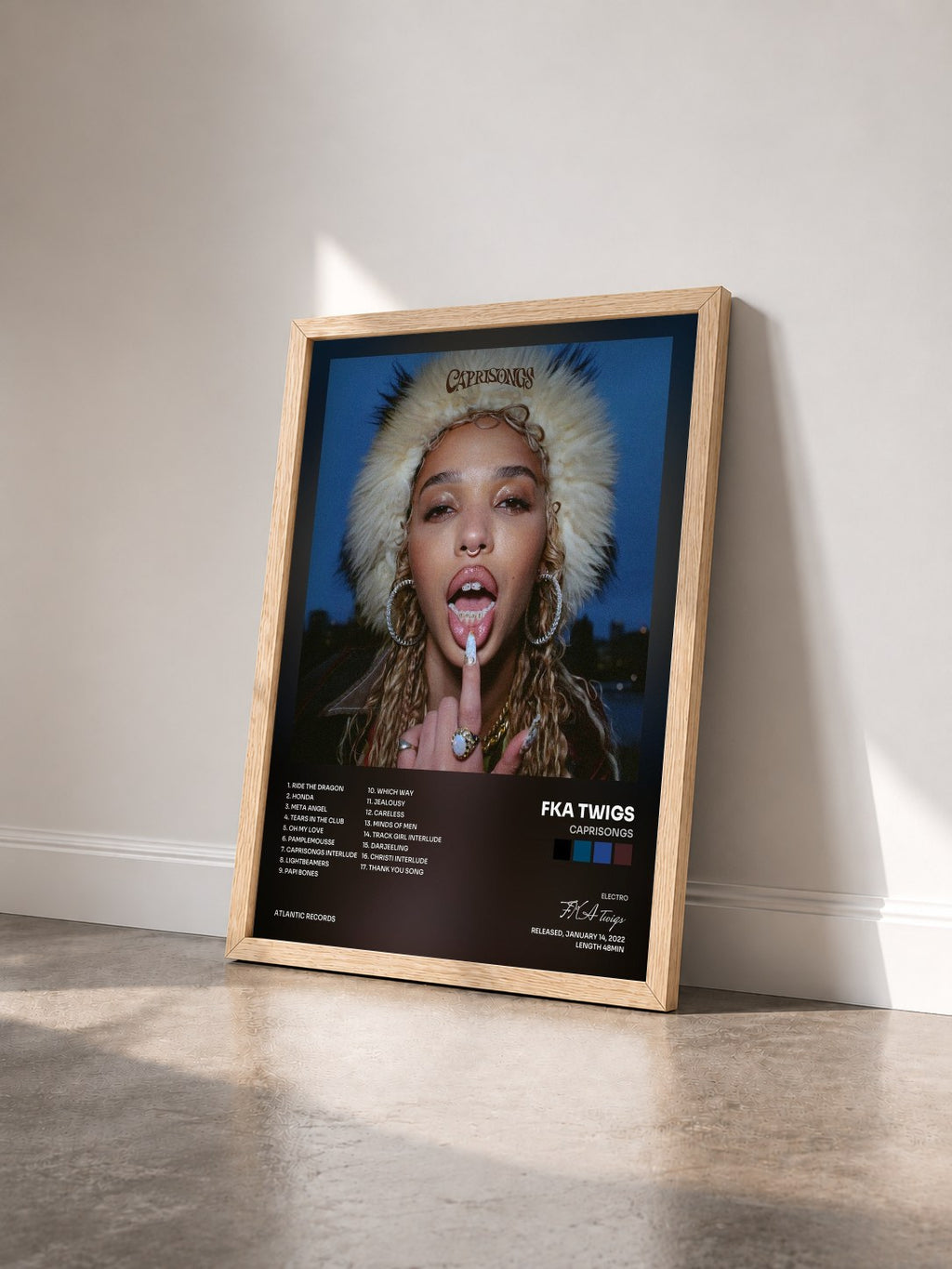 #bois Tableau de l'album CAPRISONGS de FKA twigs vu de trois quarts, cadre en bois brut