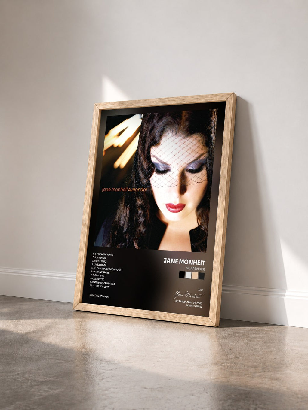 #bois Tableau de l'album Surrender de Jane Monheit vu de trois quarts, cadre en bois brut