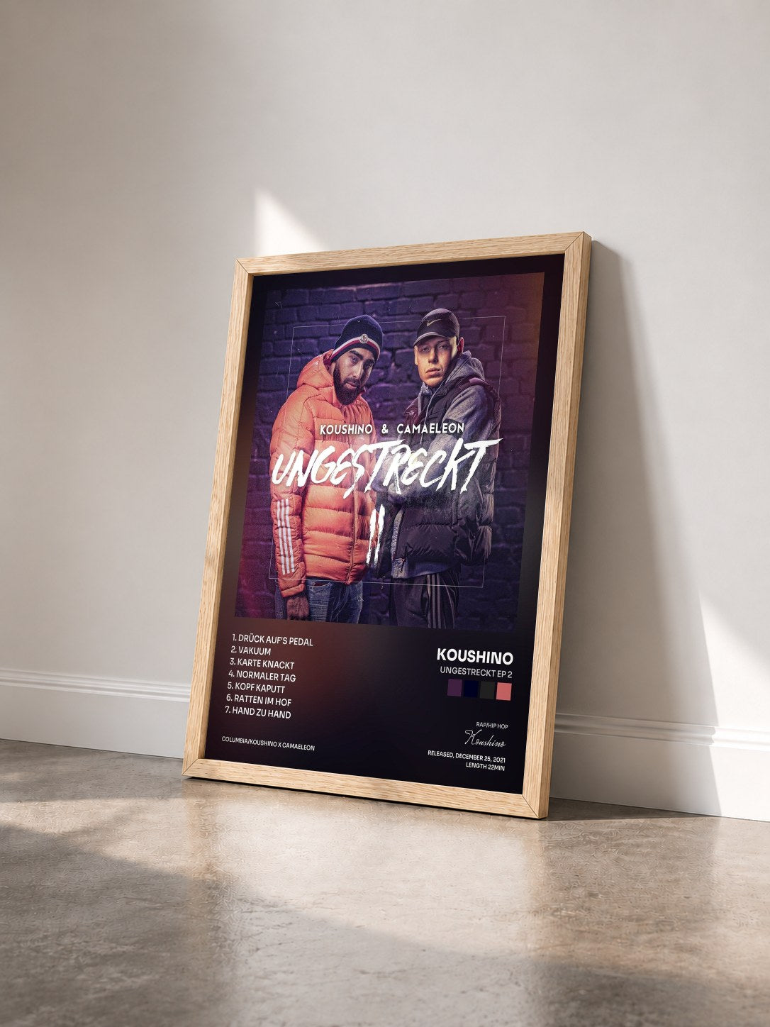 #bois Tableau de l'album Ungestreckt EP 2 de Koushino vu de trois quarts, cadre en bois brut