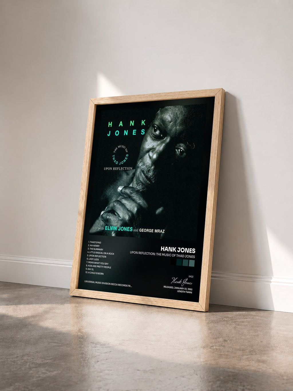 #bois Tableau de l'album Upon Reflection: The Music Of Thad Jones de Hank Jones vu de trois quarts, cadre en bois brut