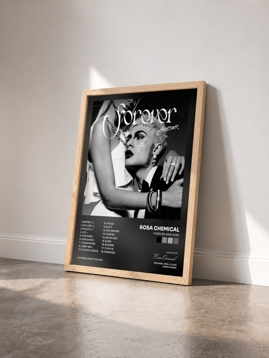 #bois Tableau de l'album FOREVER AND EVER de Rosa Chemical vu de trois quarts, cadre en bois brut