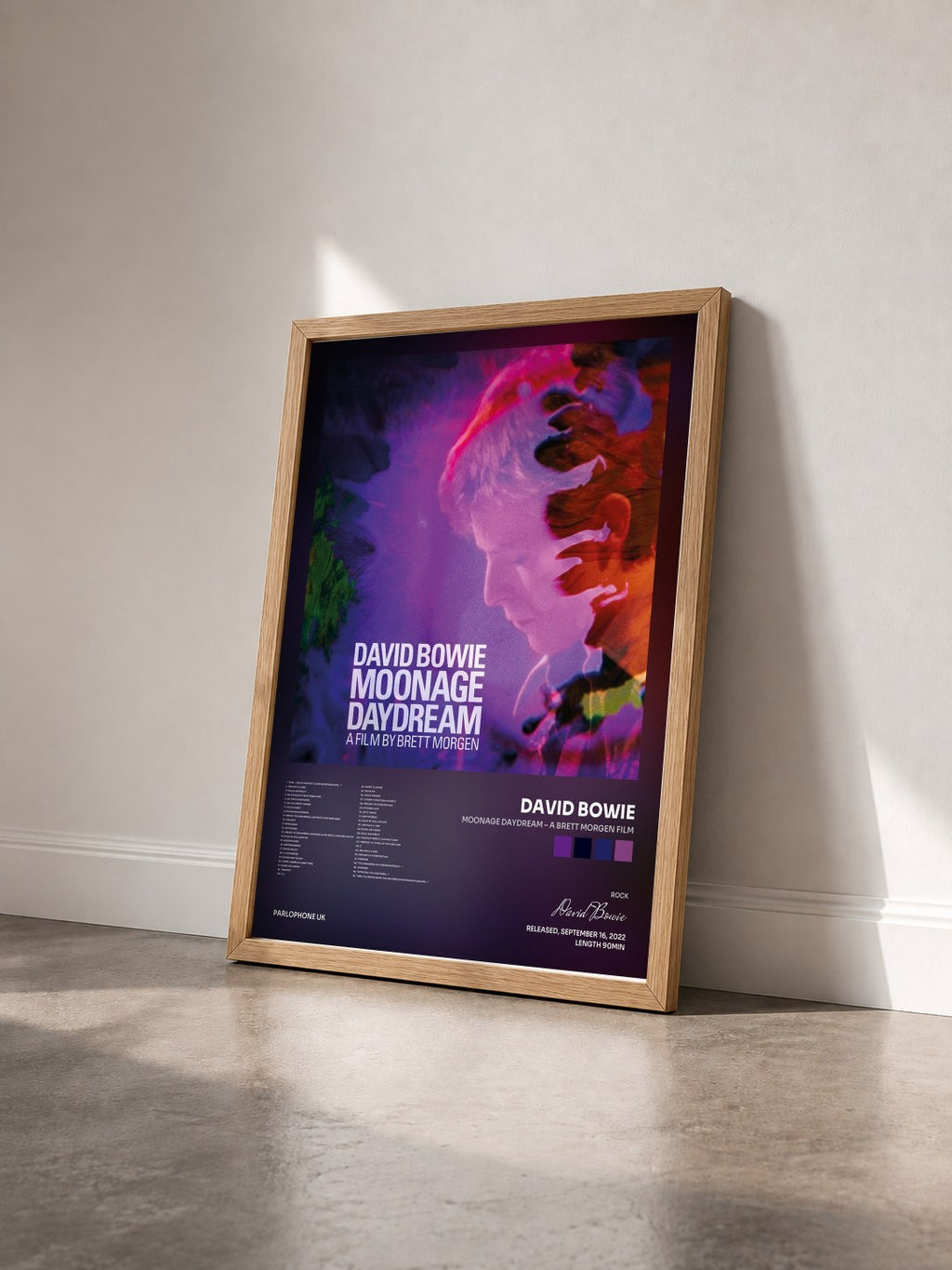 #bois Tableau de l'album Moonage Daydream – A Brett Morgen Film de David Bowie vu de trois quarts, cadre en bois brut