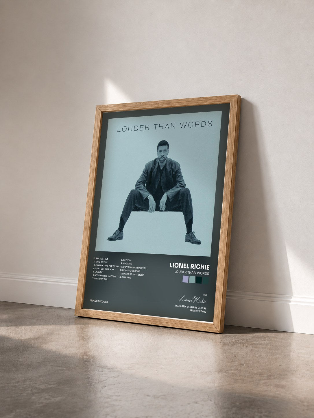 #bois Tableau de l'album Louder Than Words de Lionel Richie vu de trois quarts, cadre en bois brut