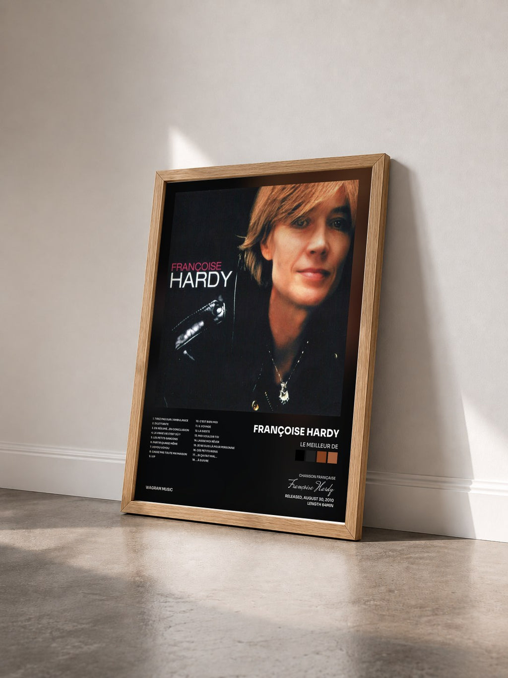 #bois Tableau de l'album Le Meilleur De de Françoise Hardy vu de trois quarts, cadre en bois brut