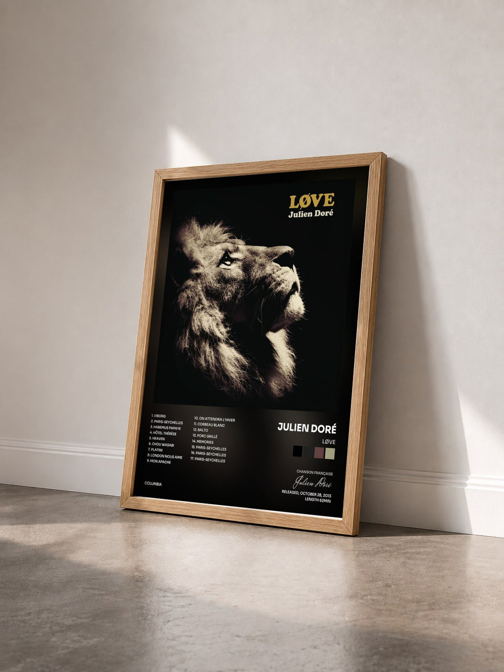#bois Tableau de l'album LØVE de Julien Doré vu de trois quarts, cadre en bois brut