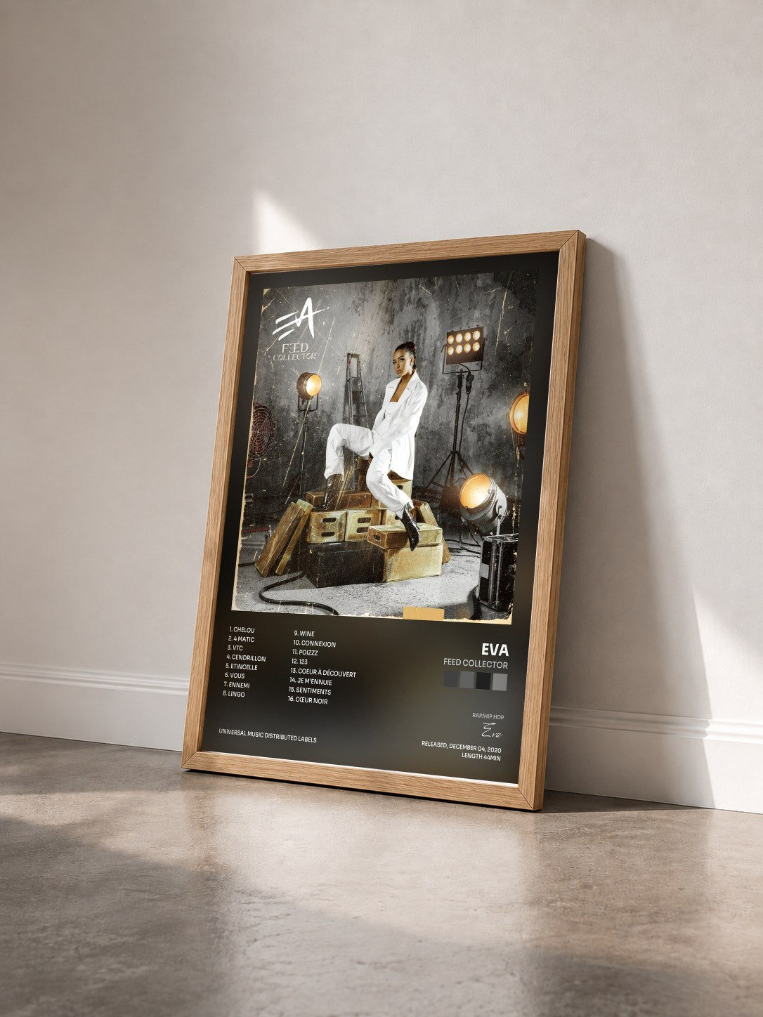 #bois Tableau de l'album Feed Collector de Eva vu de trois quarts, cadre en bois brut