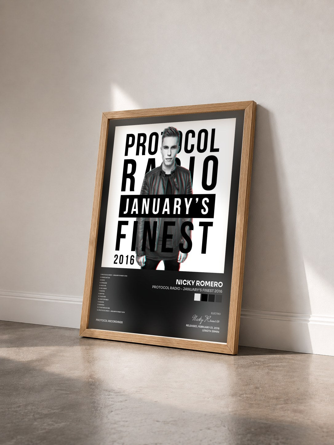 #bois Tableau de l'album Protocol Radio - January's Finest 2016 de Nicky Romero vu de trois quarts, cadre en bois brut