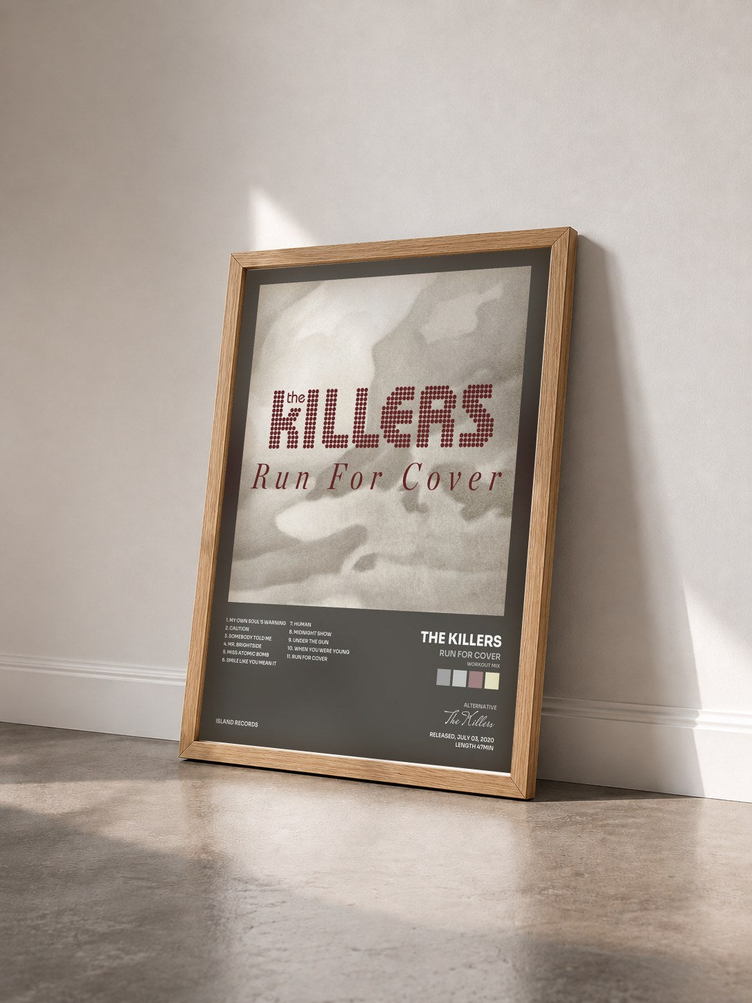 #bois Tableau de l'album Run For Cover (Workout Mix) de The Killers vu de trois quarts, cadre en bois brut