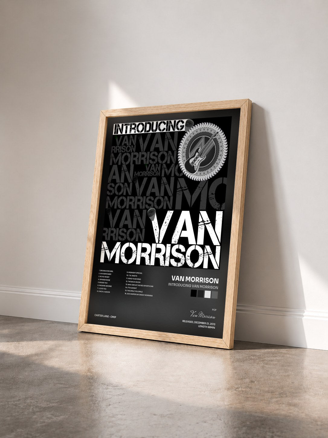 #bois Tableau de l'album Introducing Van Morrison de Van Morrison vu de trois quarts, cadre en bois brut