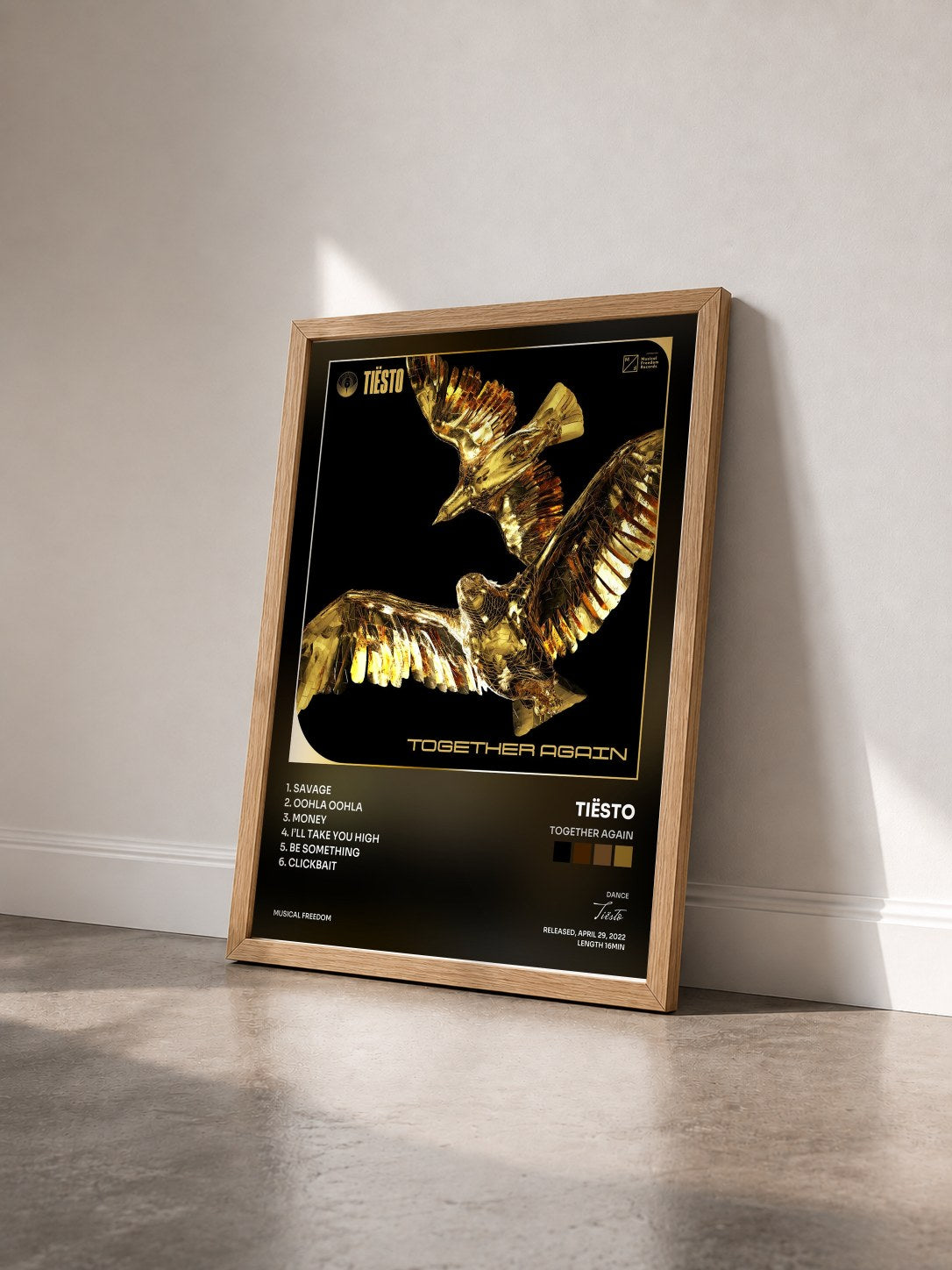 #bois Tableau de l'album Together Again de Tiësto vu de trois quarts, cadre en bois brut