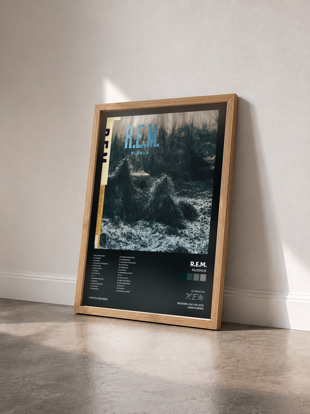 #bois Tableau de l'album Murmur de R.E.M. vu de trois quarts, cadre en bois brut