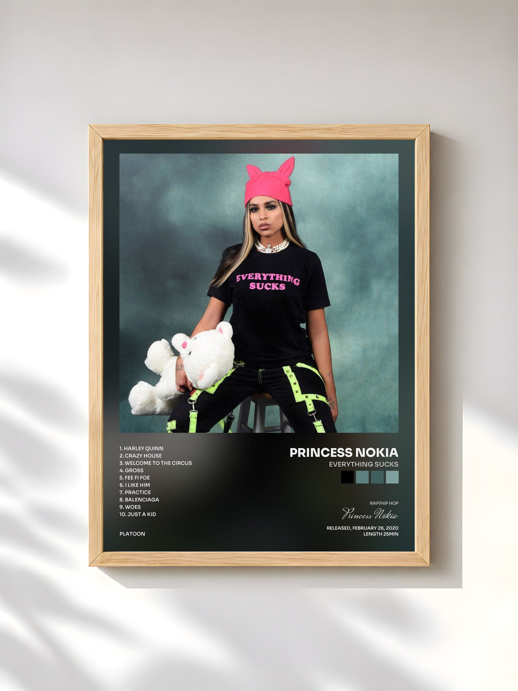 #bois Tableau de l'album Everything Sucks de Princess Nokia, cadre en bois brut, imprimé et encadré en France