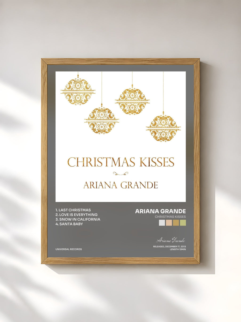 #bois Tableau de l'album Christmas Kisses de Ariana Grande, cadre en bois brut, imprimé et encadré en France