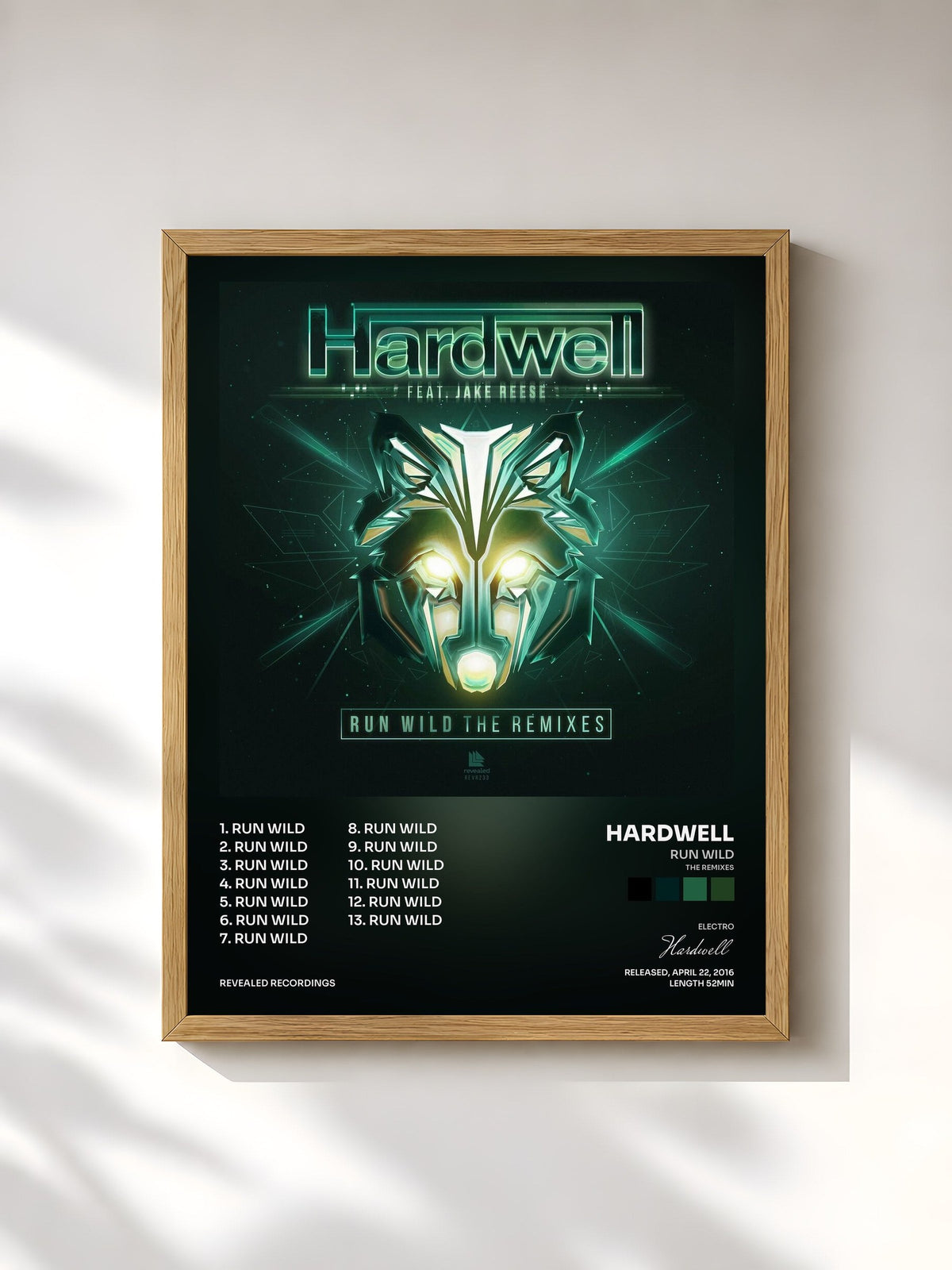 #bois Tableau de l'album Run Wild (The Remixes) de Hardwell, cadre en bois brut, imprimé et encadré en France