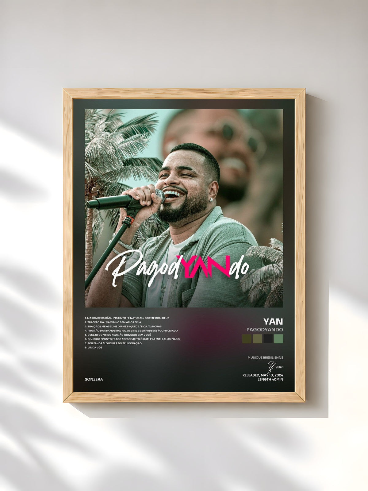 #bois Tableau de l'album Pagodyando de Yan, cadre en bois brut, imprimé et encadré en France