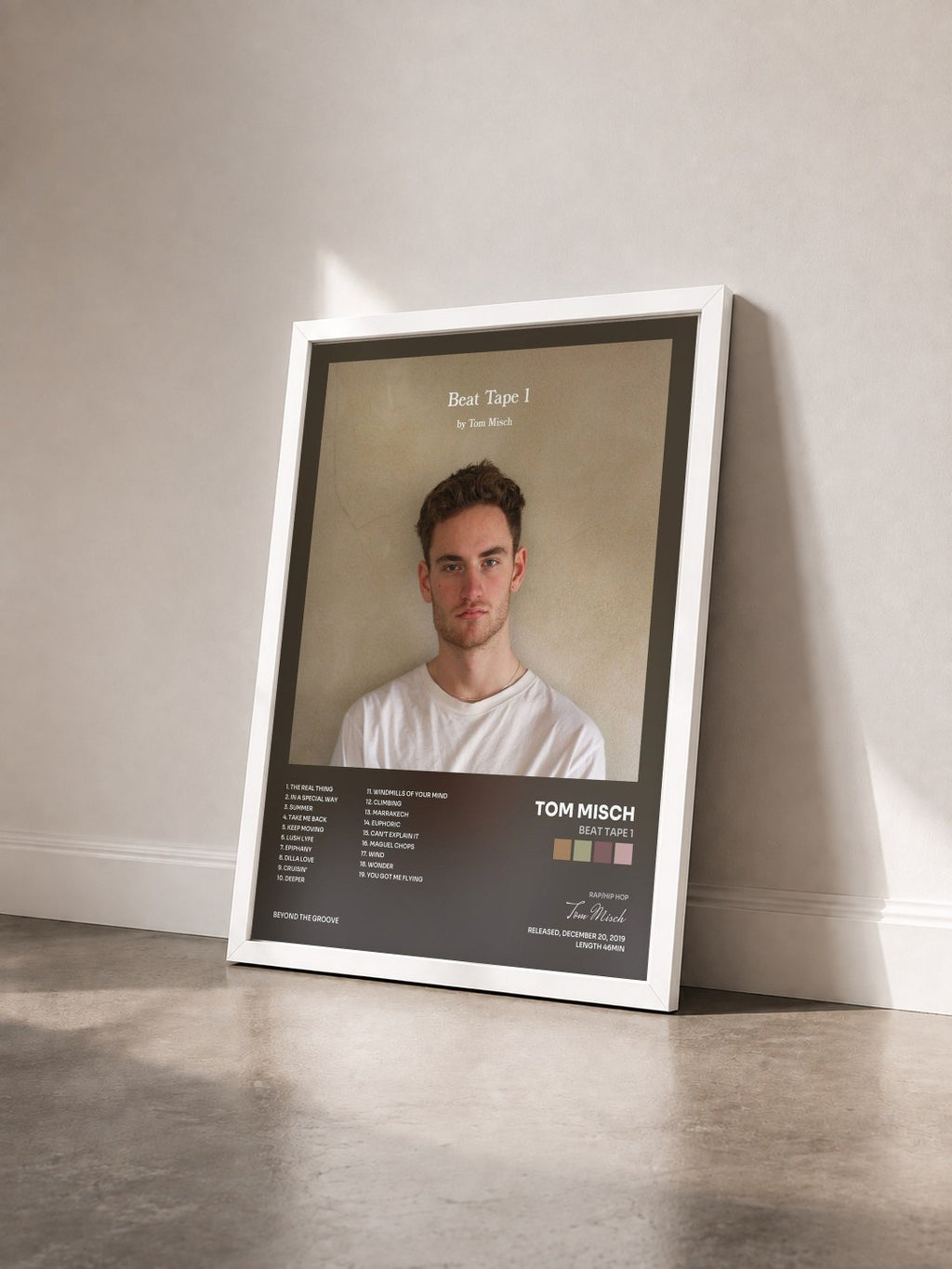 #blanc Tableau de l'album Beat Tape 1 de Tom Misch vu de trois quarts, cadre blanc