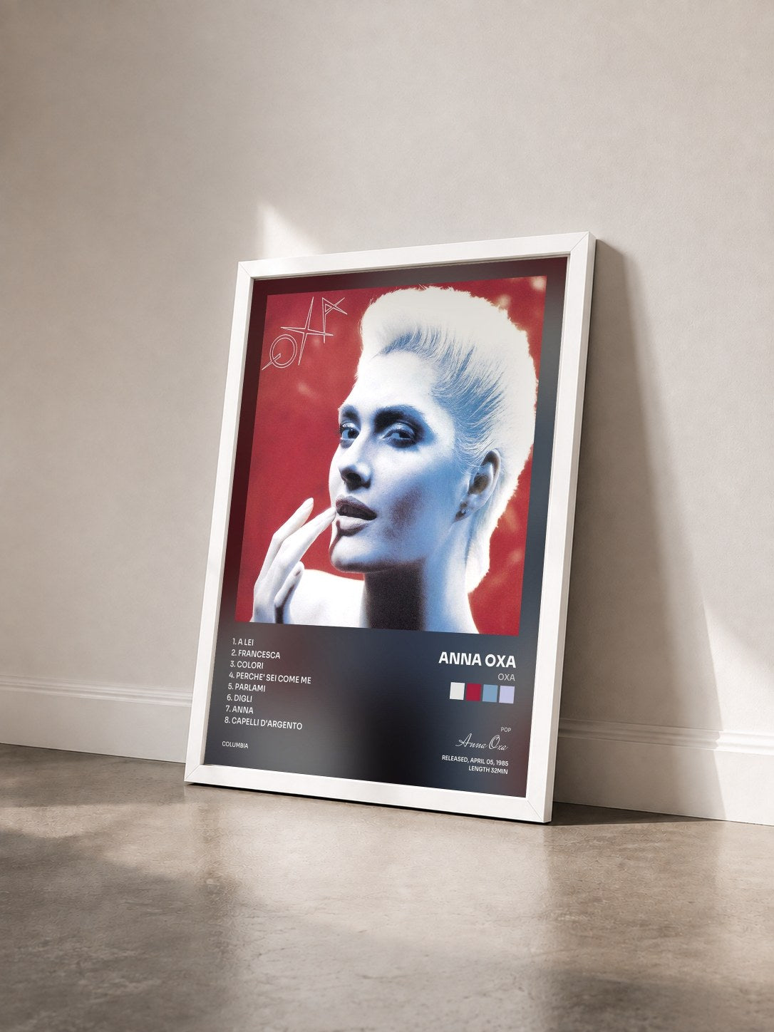 #blanc Tableau de l'album Oxa de Anna Oxa vu de trois quarts, cadre blanc