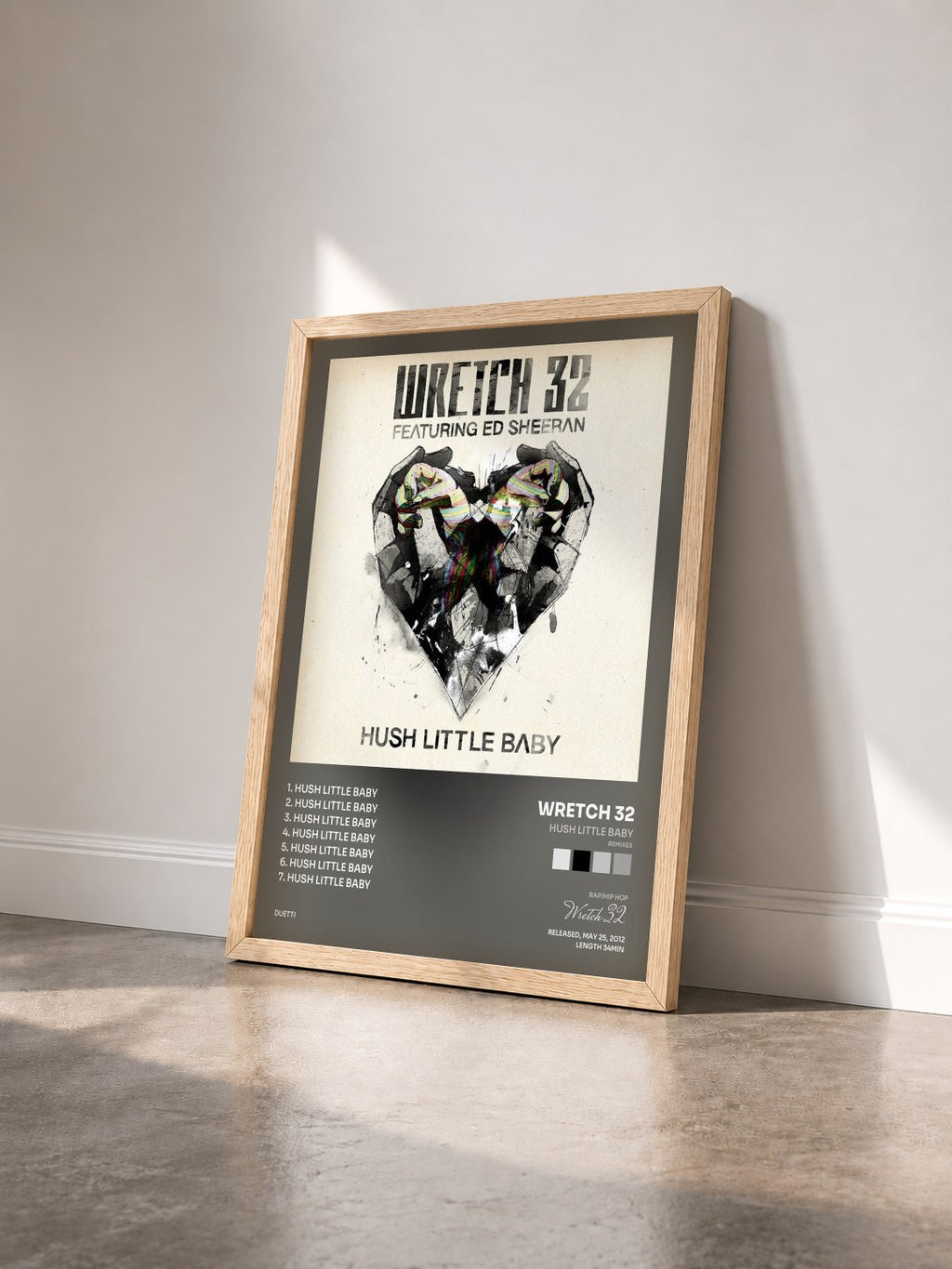 #bois Tableau de l'album Hush Little Baby (Remixes) de Wretch 32 vu de trois quarts, cadre en bois brut