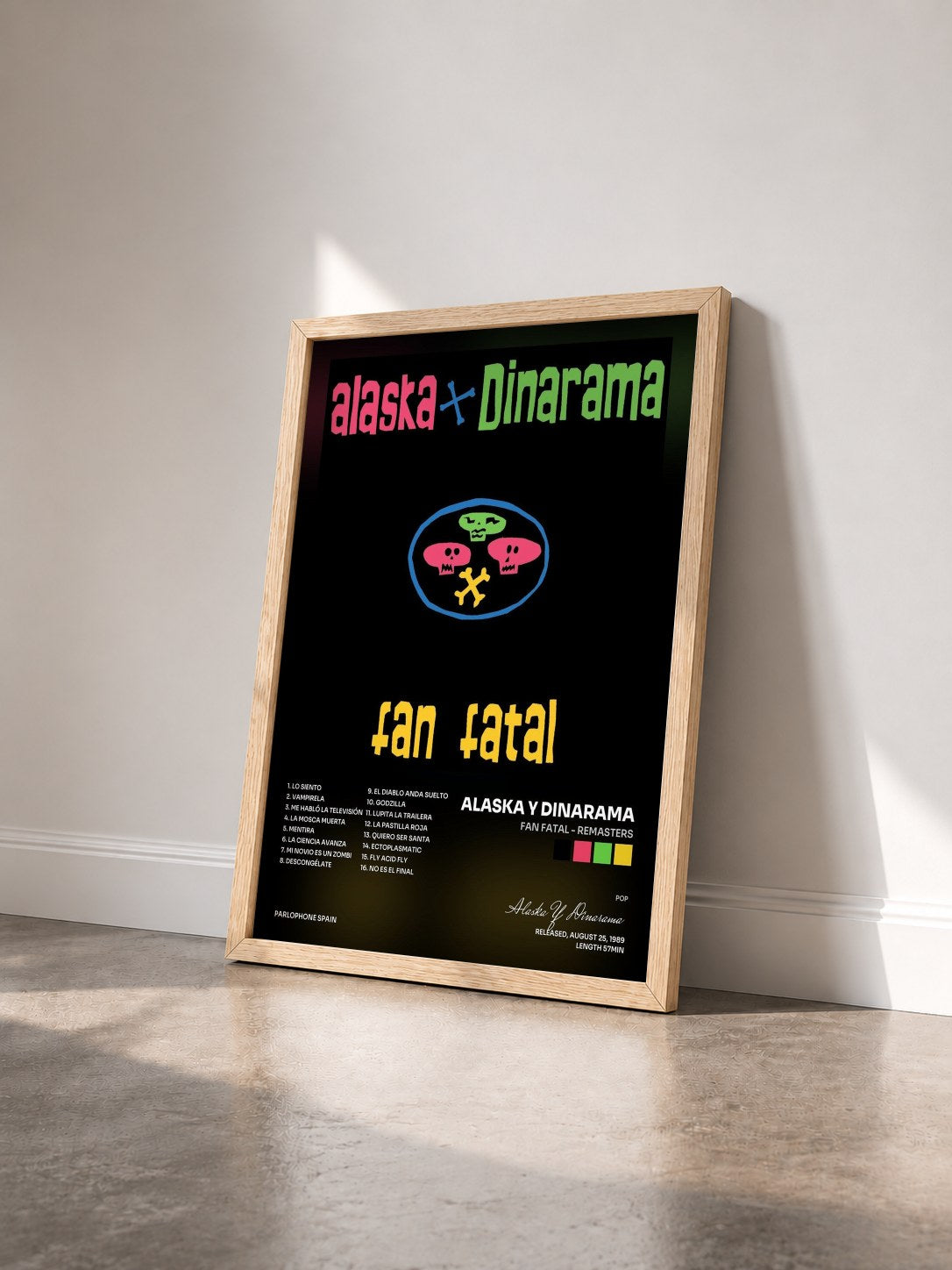 #bois Tableau de l'album Fan Fatal - Remasters de Alaska Y Dinarama vu de trois quarts, cadre en bois brut