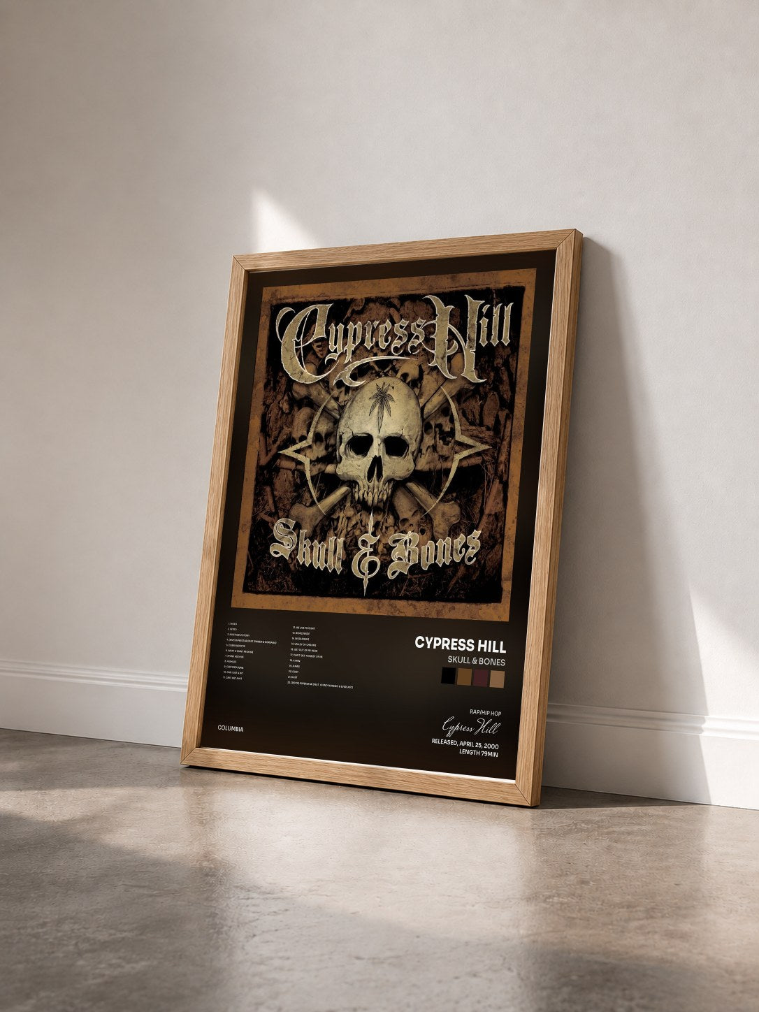 #bois Tableau de l'album Skull & Bones de Cypress Hill vu de trois quarts, cadre en bois brut