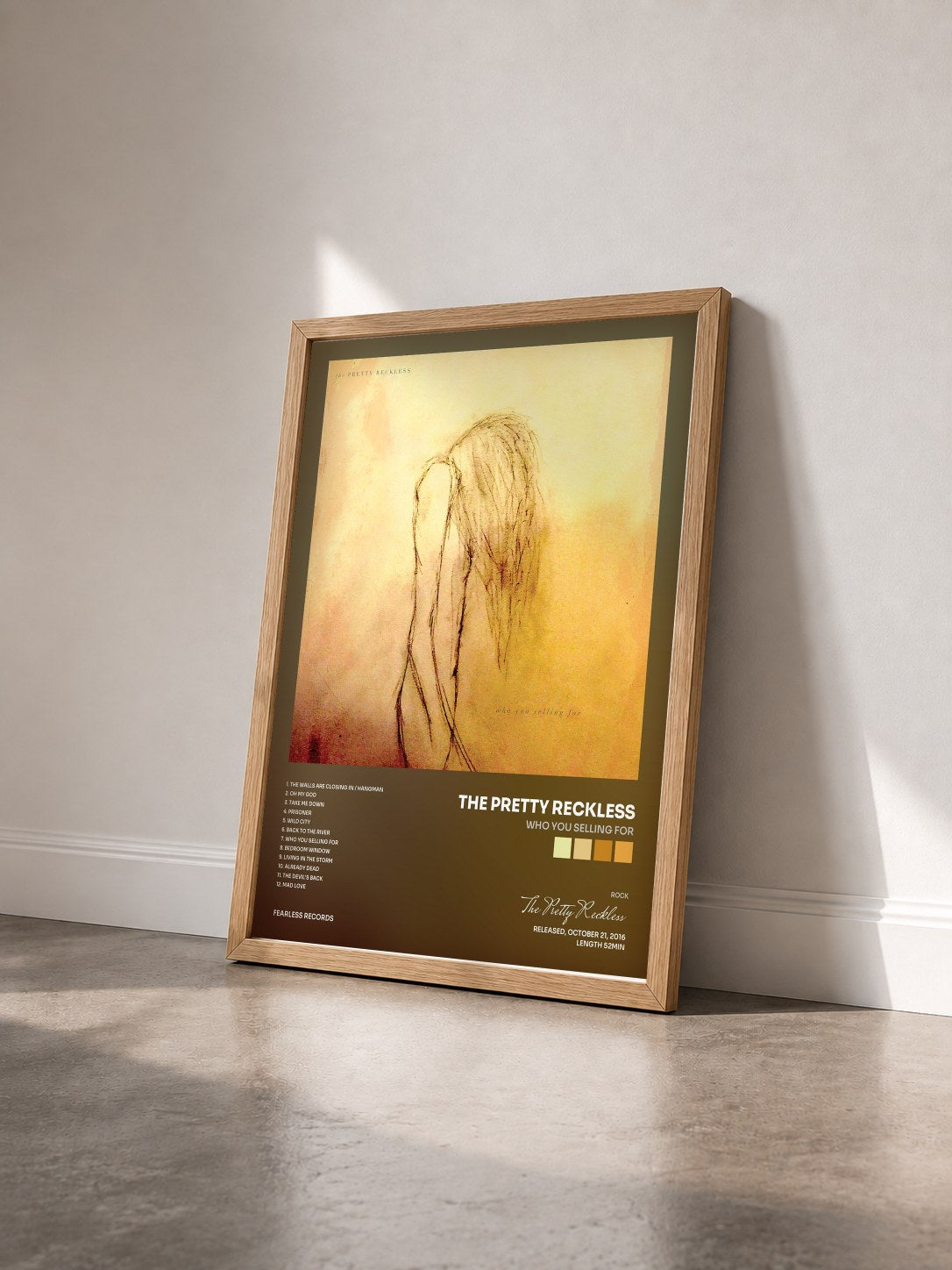 #bois Tableau de l'album Who You Selling For de The Pretty Reckless vu de trois quarts, cadre en bois brut