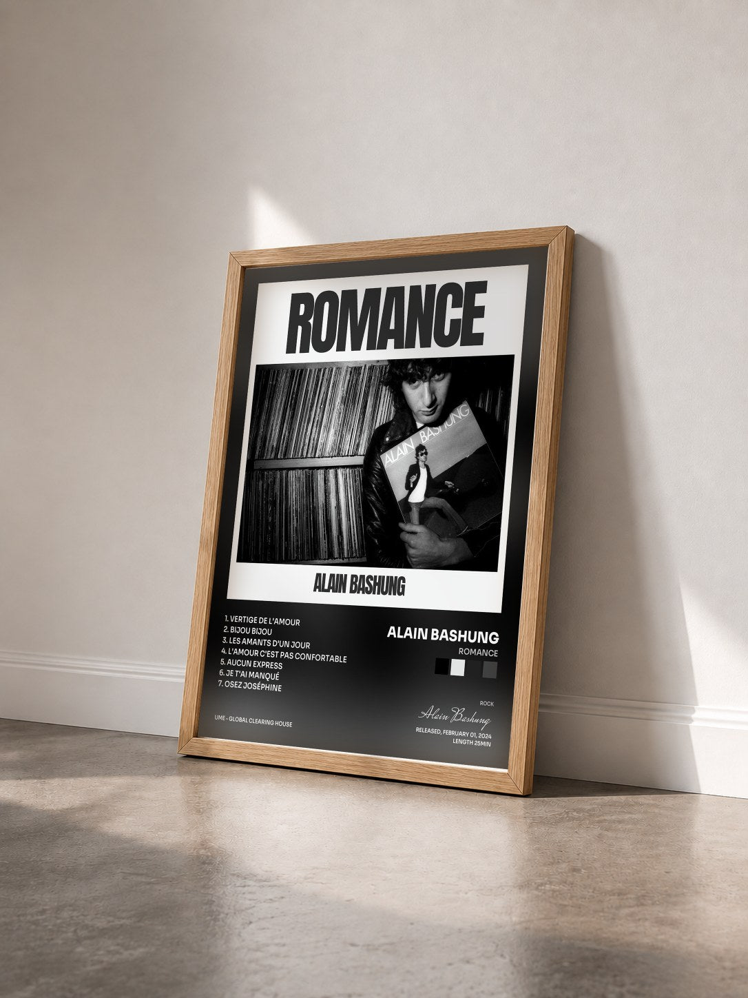 #bois Tableau de l'album Romance de Alain Bashung vu de trois quarts, cadre en bois brut