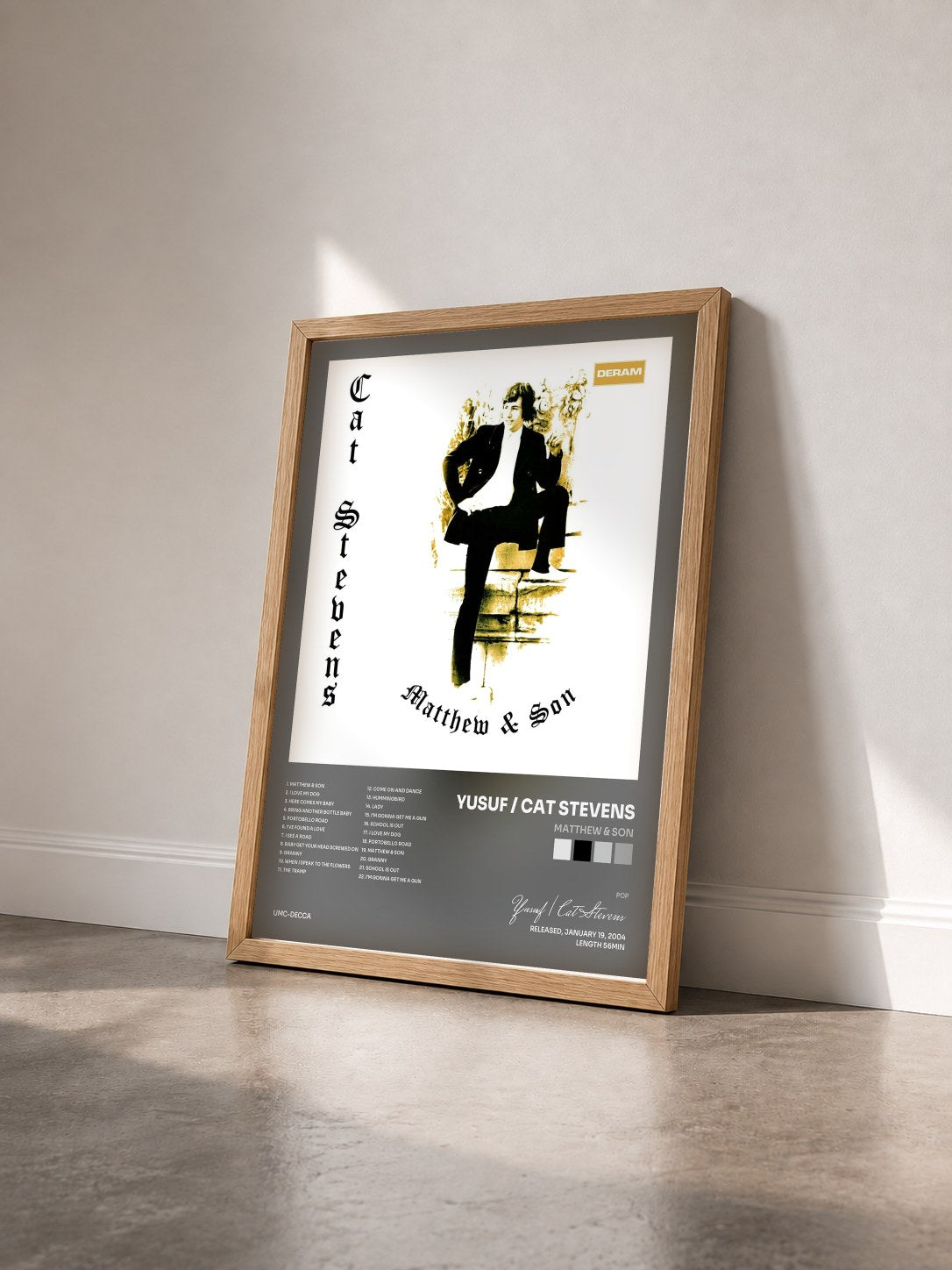 #bois Tableau de l'album Matthew & Son de Yusuf / Cat Stevens vu de trois quarts, cadre en bois brut