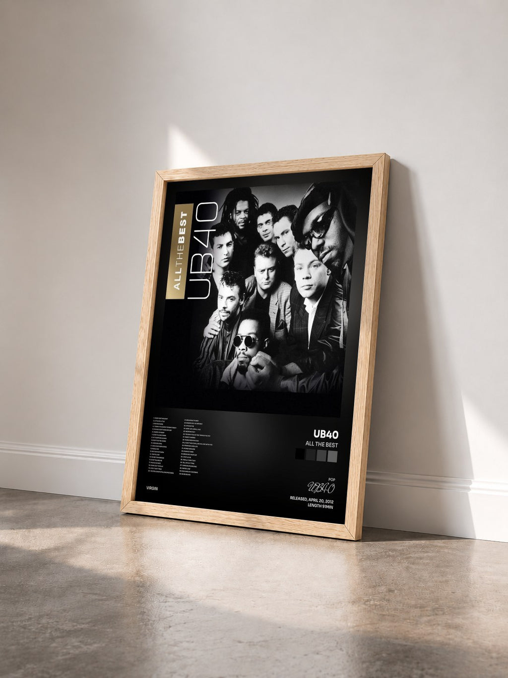 #bois Tableau de l'album All The Best de UB40 vu de trois quarts, cadre en bois brut