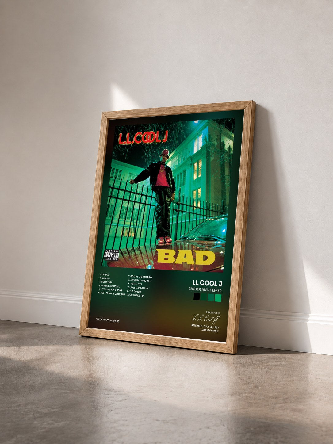 #bois Tableau de l'album Bigger And Deffer de LL Cool J vu de trois quarts, cadre en bois brut