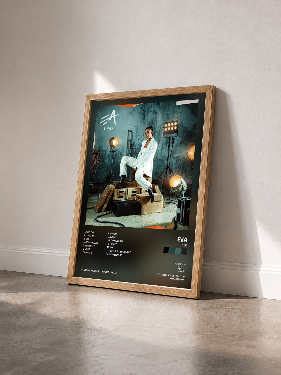 #bois Tableau de l'album Feed de Eva vu de trois quarts, cadre en bois brut