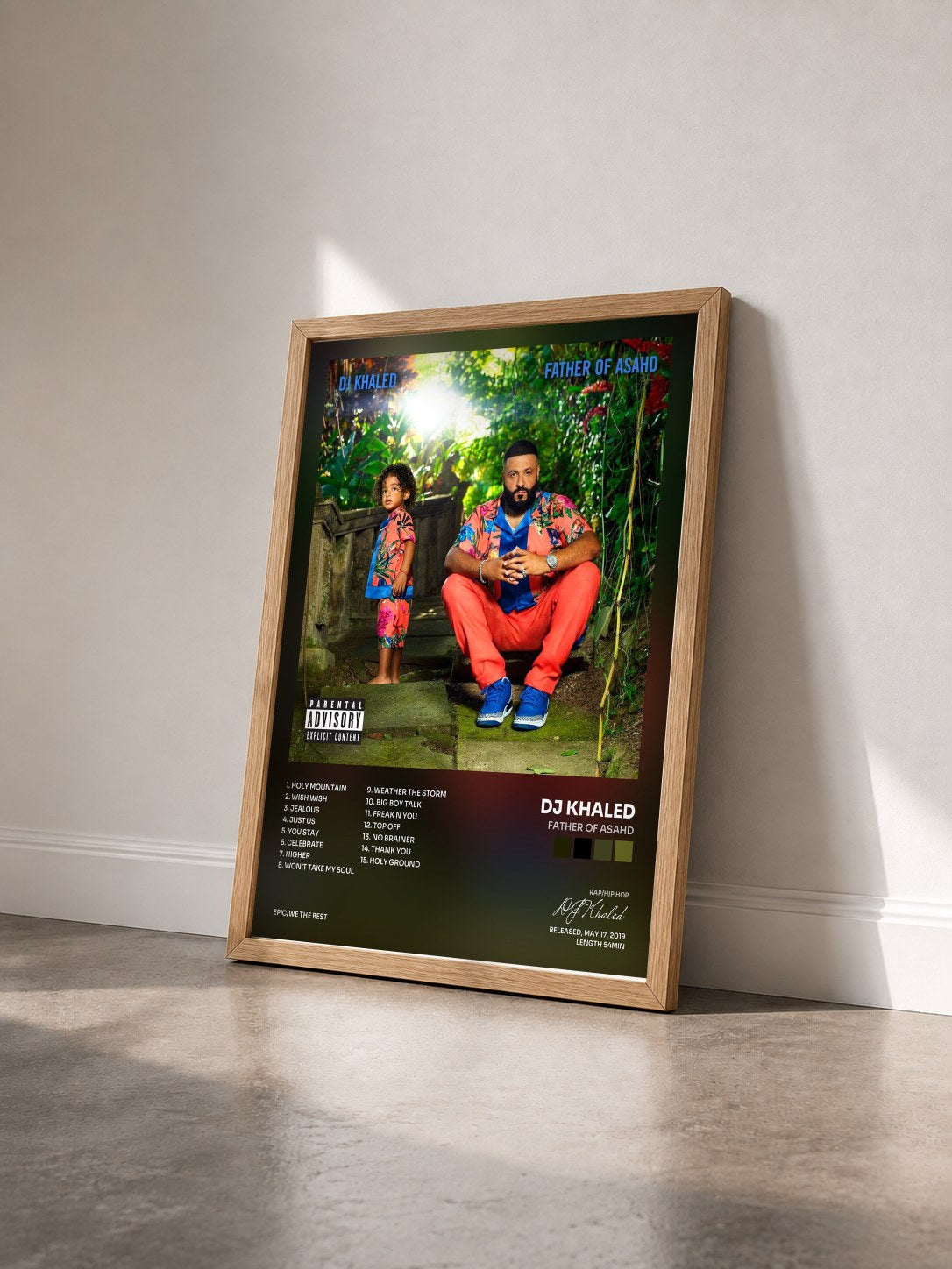 #bois Tableau de l'album Father Of Asahd de DJ Khaled vu de trois quarts, cadre en bois brut