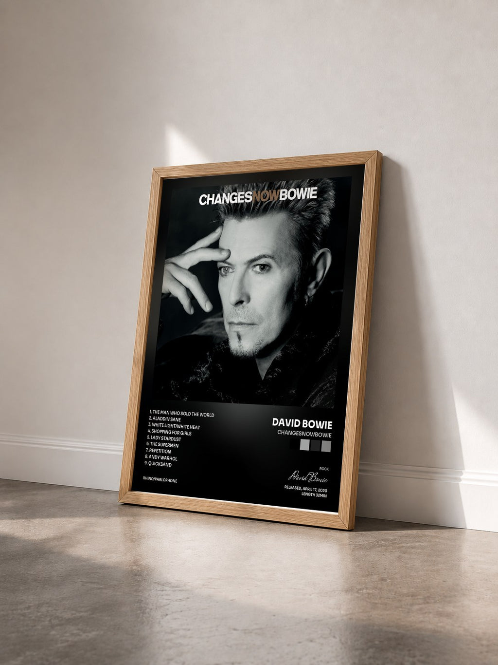 #bois Tableau de l'album ChangesNowBowie de David Bowie vu de trois quarts, cadre en bois brut
