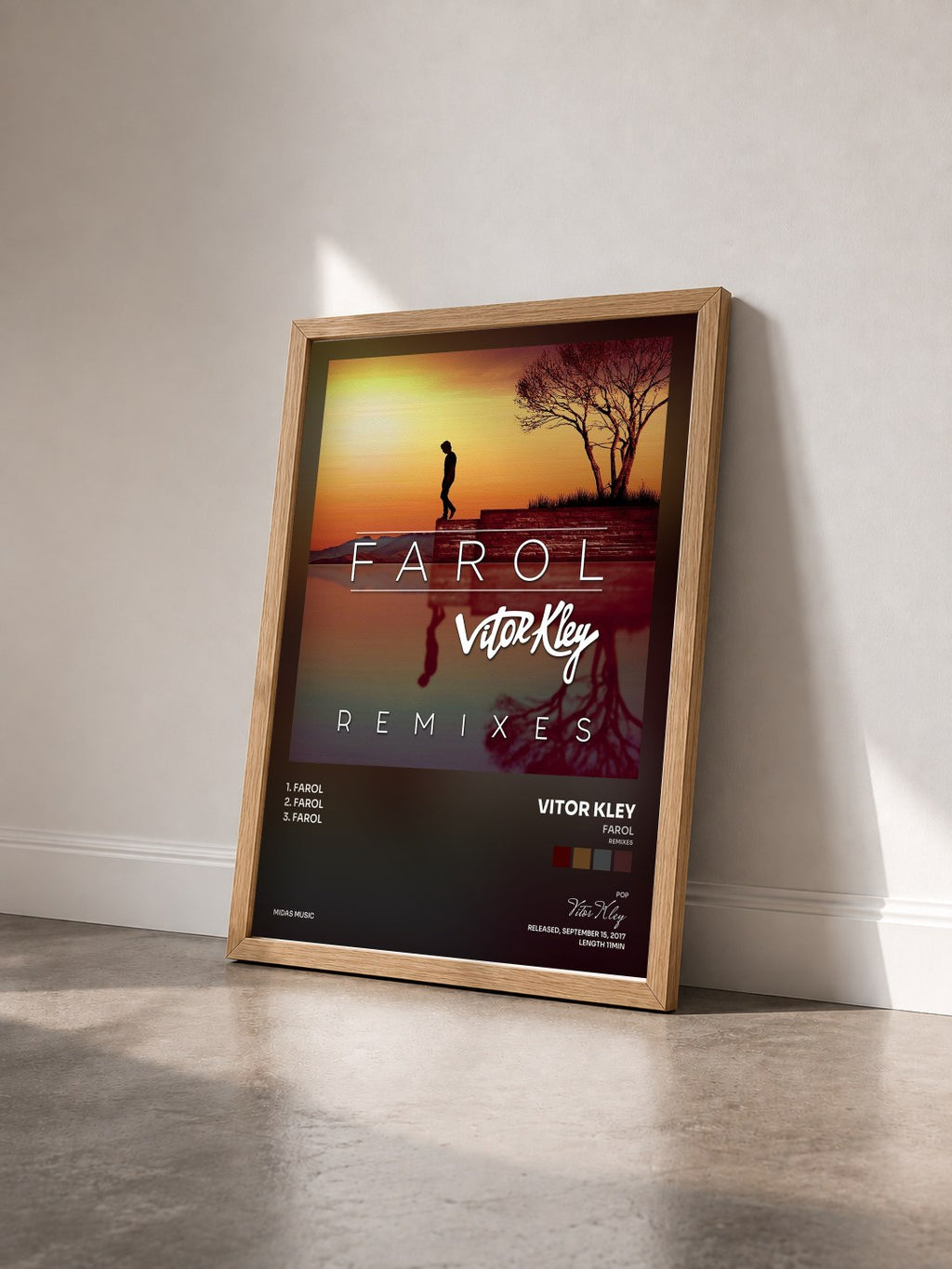 #bois Tableau de l'album Farol (Remixes) de Vitor Kley vu de trois quarts, cadre en bois brut