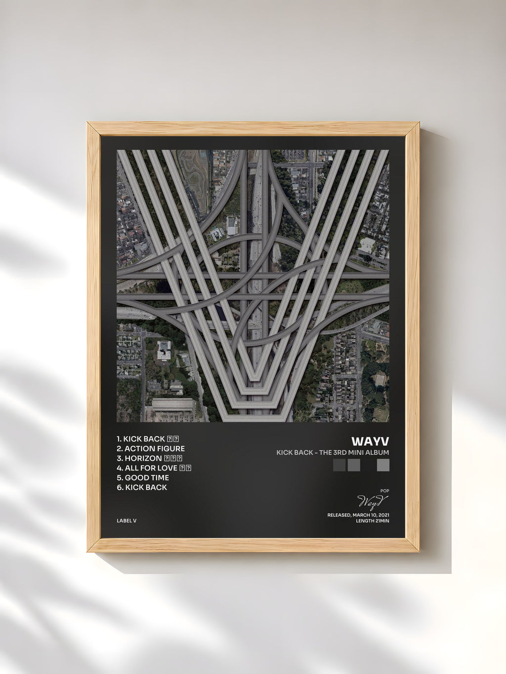 #bois Tableau de l'album Kick Back - The 3rd Mini Album de WayV, cadre en bois brut, imprimé et encadré en France