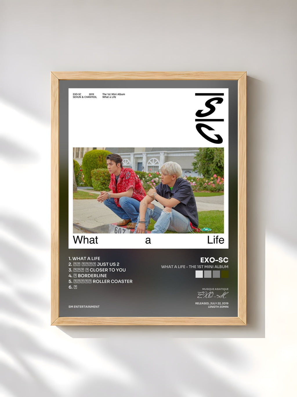 #bois Tableau de l'album What a life - The 1st Mini Album de EXO-SC, cadre en bois brut, imprimé et encadré en France