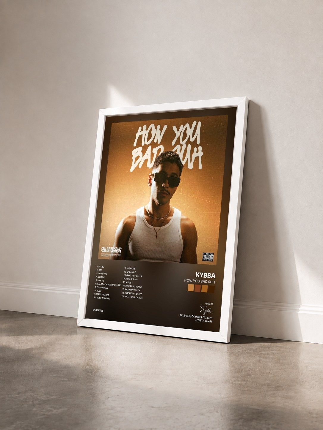 #blanc Tableau de l'album How You Bad Suh de Kybba vu de trois quarts, cadre blanc