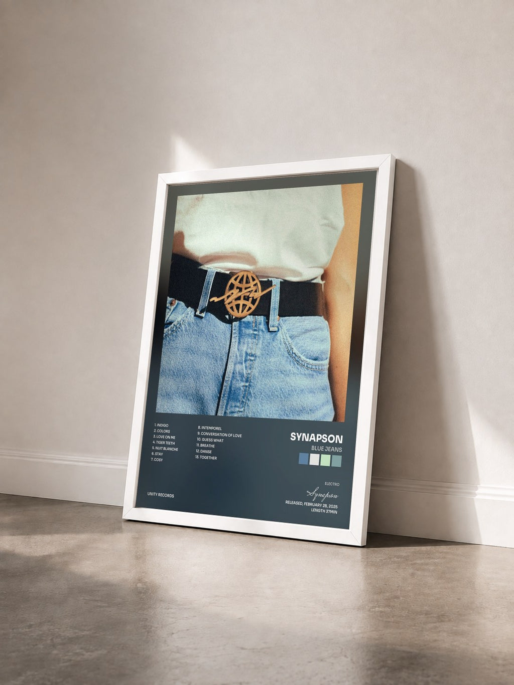 #blanc Tableau de l'album Blue Jeans de Synapson vu de trois quarts, cadre blanc