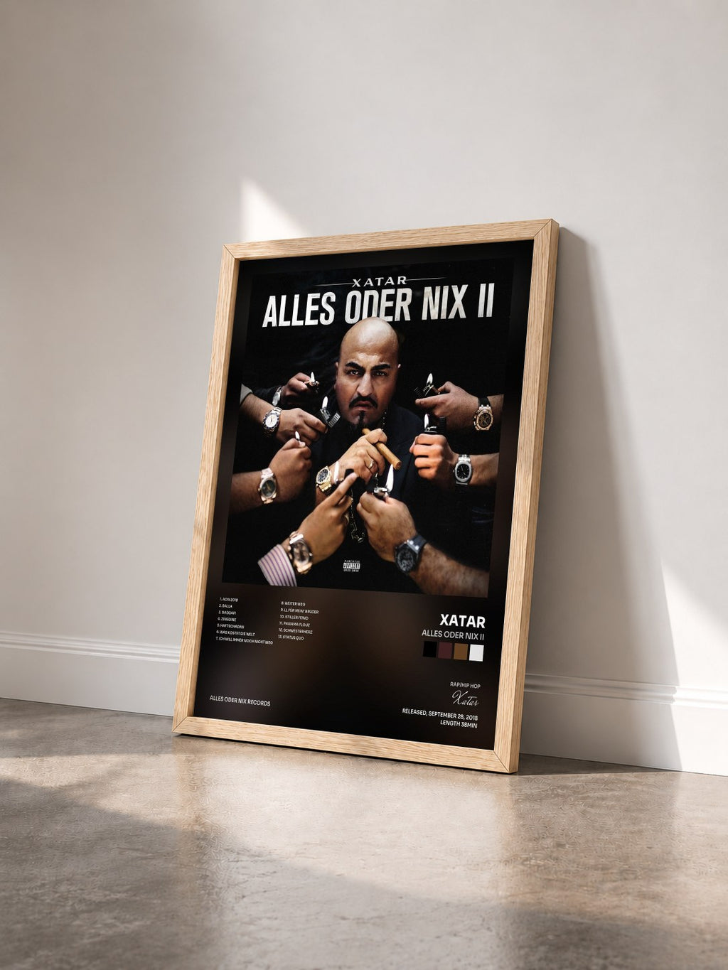 #bois Tableau de l'album ALLES ODER NIX II de Xatar vu de trois quarts, cadre en bois brut